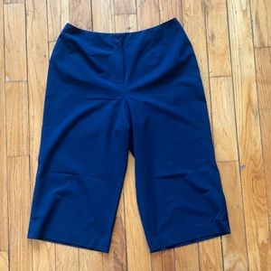Talbots women’s capri pants. Navy blue. Size 16.